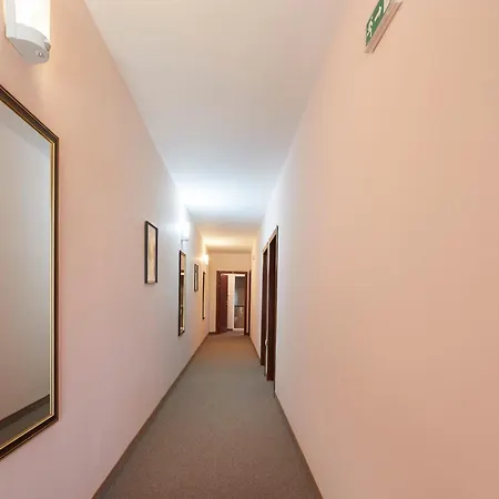 Kirov 4* Ράβντα