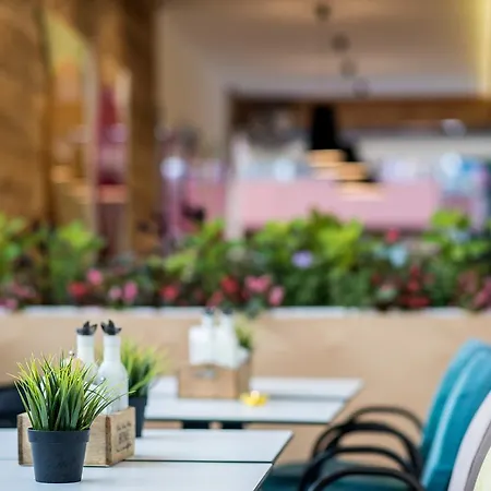 Kirov Πανσιόν 4*